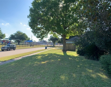 15526 Rio Plaza Drive - Photo Thumbnail 31