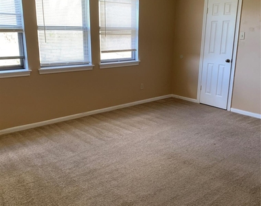 15526 Rio Plaza Drive - Photo Thumbnail 24