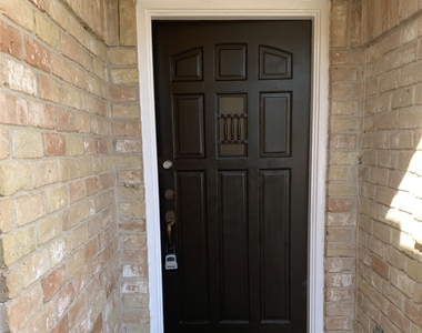 15526 Rio Plaza Drive - Photo Thumbnail 4