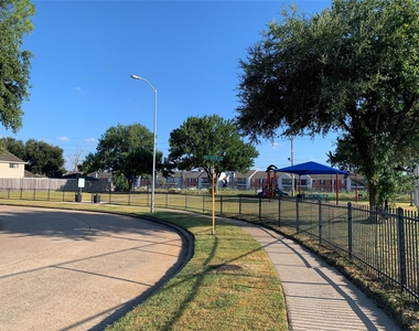 15526 Rio Plaza Drive - Photo Thumbnail 34