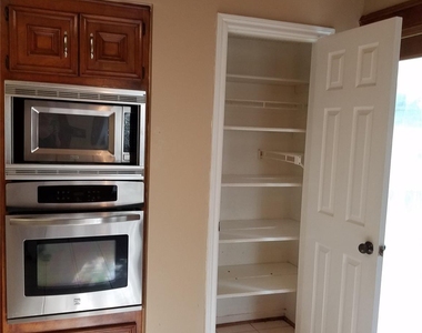 15526 Rio Plaza Drive - Photo Thumbnail 18