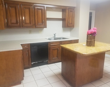 15526 Rio Plaza Drive - Photo Thumbnail 14