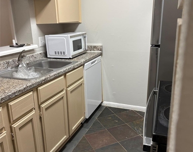 3055 Sw Walnut Bend Lane - Photo Thumbnail 11