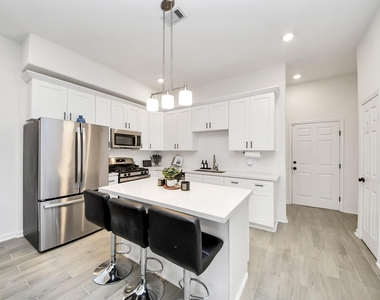 4613 Ireland Street - Photo Thumbnail 14