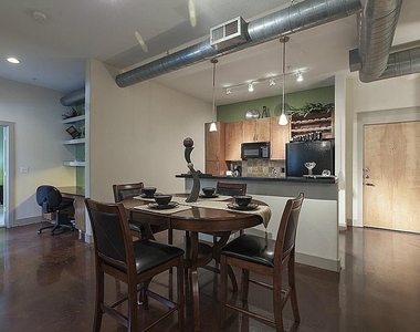 1901 Post Oak Boulevard - Photo Thumbnail 11