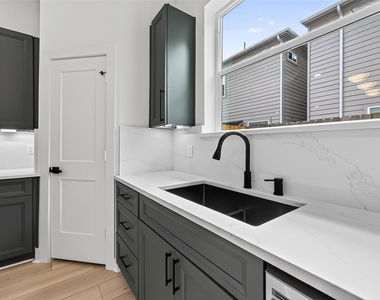 969 Highland Light Lane - Photo Thumbnail 6
