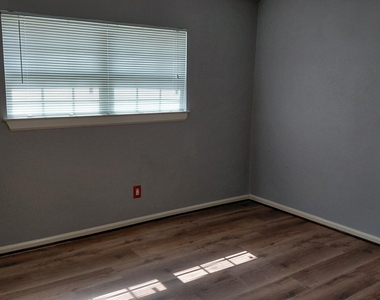 8314 Beechnut Street - Photo Thumbnail 9