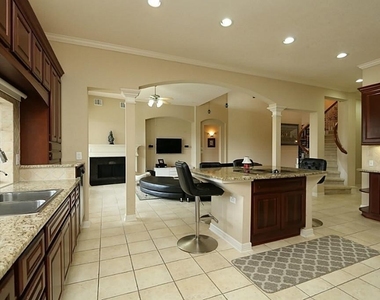 7610 Hampton Bay Lane - Photo Thumbnail 6