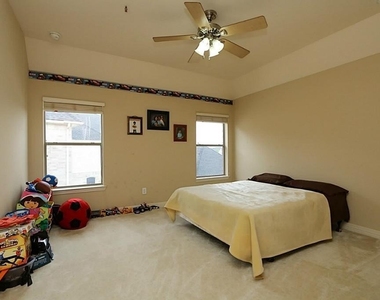 7610 Hampton Bay Lane - Photo Thumbnail 13