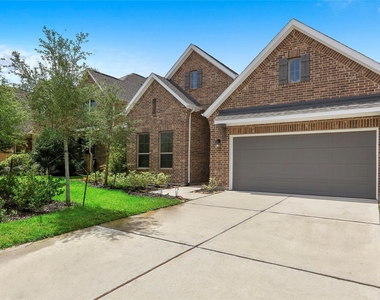 50 Wyatt Oaks Drive - Photo Thumbnail 31