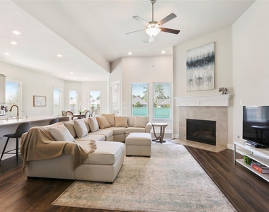 50 Wyatt Oaks Drive - Photo Thumbnail 2