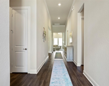 50 Wyatt Oaks Drive - Photo Thumbnail 4