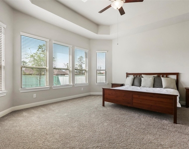 50 Wyatt Oaks Drive - Photo Thumbnail 20