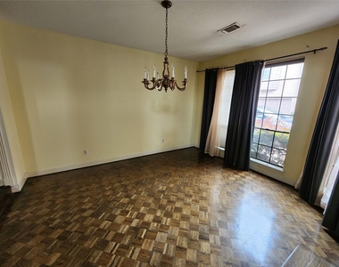 6105 Inwood Drive - Photo Thumbnail 3