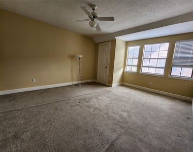 6105 Inwood Drive - Photo Thumbnail 11