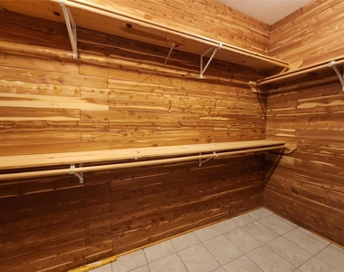 6105 Inwood Drive - Photo Thumbnail 9