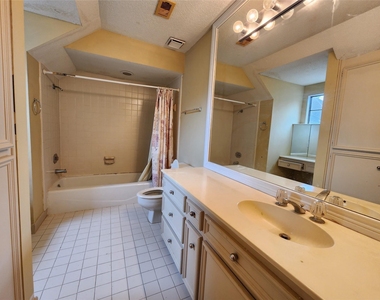 6105 Inwood Drive - Photo Thumbnail 14