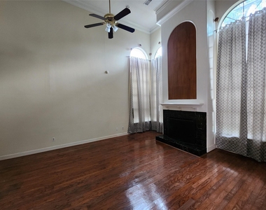 6105 Inwood Drive - Photo Thumbnail 1