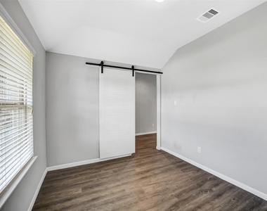 3434 Mcdonough Way - Photo Thumbnail 11
