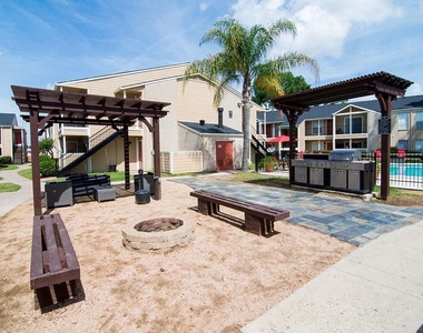 424 S Bender Avenue - Photo Thumbnail 4