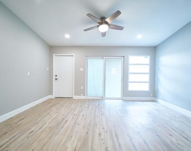 5315 Beechnut Street - Photo Thumbnail 4