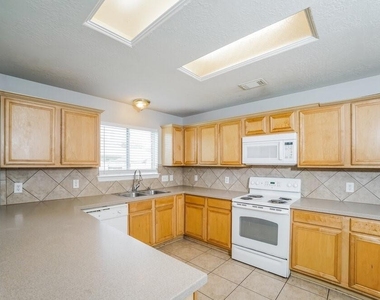13030 Sandhill Park Lane - Photo Thumbnail 6