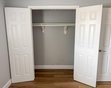 7826 Gladstone Street - Photo Thumbnail 7