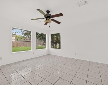 8202 Worthington Dr - Photo Thumbnail 11