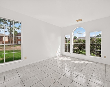 8202 Worthington Dr - Photo Thumbnail 6