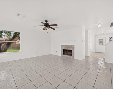 8202 Worthington Dr - Photo Thumbnail 8