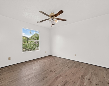 8202 Worthington Dr - Photo Thumbnail 30