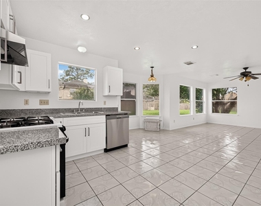 8202 Worthington Dr - Photo Thumbnail 16