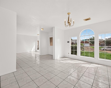 8202 Worthington Dr - Photo Thumbnail 12