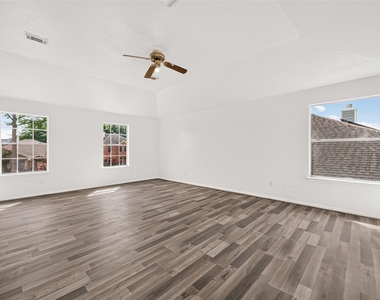 8202 Worthington Dr - Photo Thumbnail 21