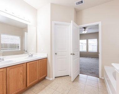 6138 Sierra Springs Lane - Photo Thumbnail 17