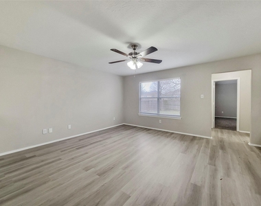 13150 Cutler Ridge Lane - Photo Thumbnail 7