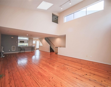 6913 Yellowstone Way Drive - Photo Thumbnail 11