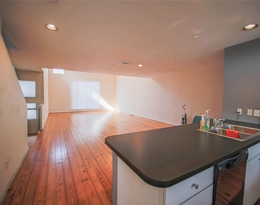 6913 Yellowstone Way Drive - Photo Thumbnail 9