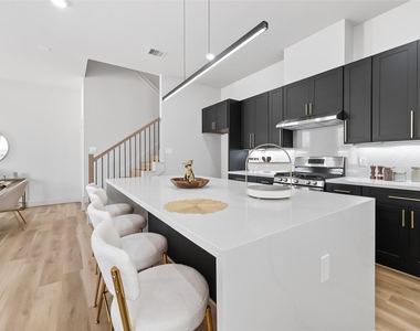 951 Highland Light Lane - Photo Thumbnail 9