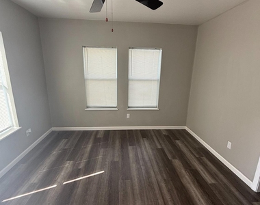 122 Pineview Drive - Photo Thumbnail 8