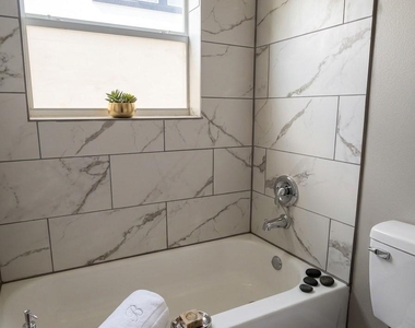122 Pineview Drive - Photo Thumbnail 4