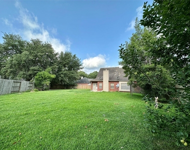 1414 Diamond Brook Drive - Photo Thumbnail 23