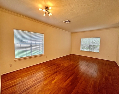 1414 Diamond Brook Drive - Photo Thumbnail 3