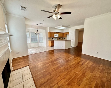 1414 Diamond Brook Drive - Photo Thumbnail 7