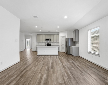 6814 Bradford Terrace Road - Photo Thumbnail 8