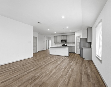 6814 Bradford Terrace Road - Photo Thumbnail 9