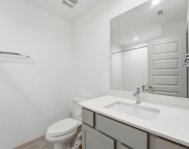 6814 Bradford Terrace Road - Photo Thumbnail 21