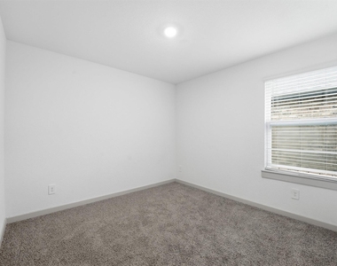 6814 Bradford Terrace Road - Photo Thumbnail 24