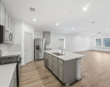 6814 Bradford Terrace Road - Photo Thumbnail 4