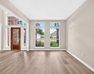 1007 Brannon Park Lane - Photo Thumbnail 7